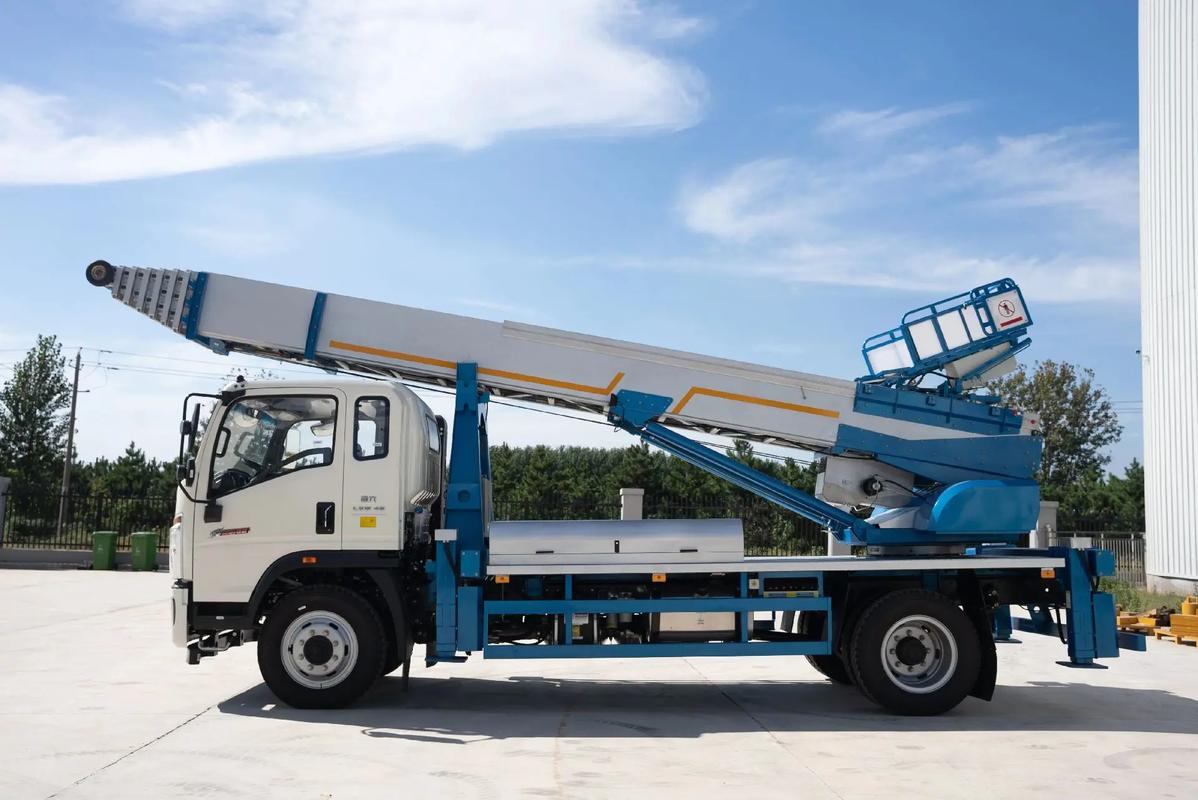 厦门翔安云梯上料车租赁费用