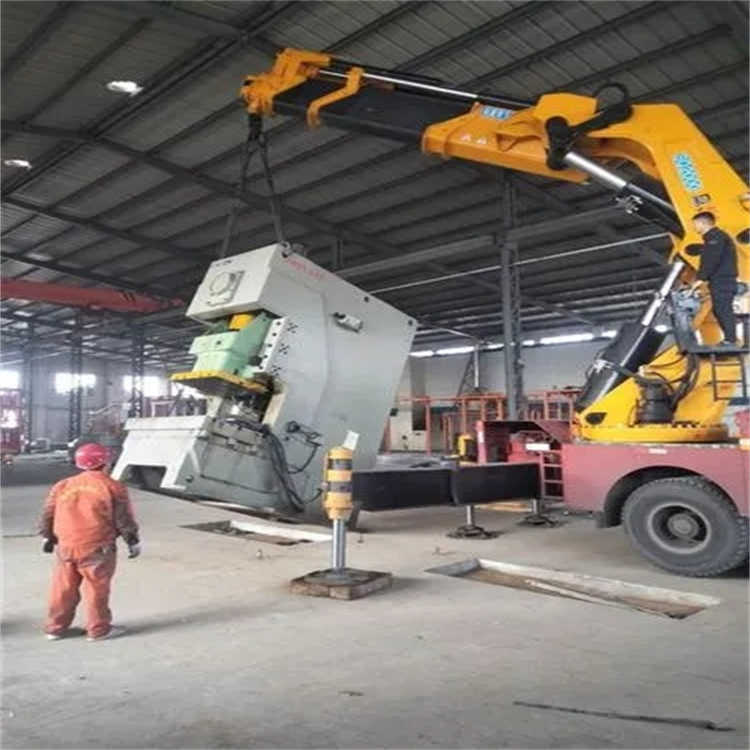 厦门翔安80吨折臂吊车出租附近电话