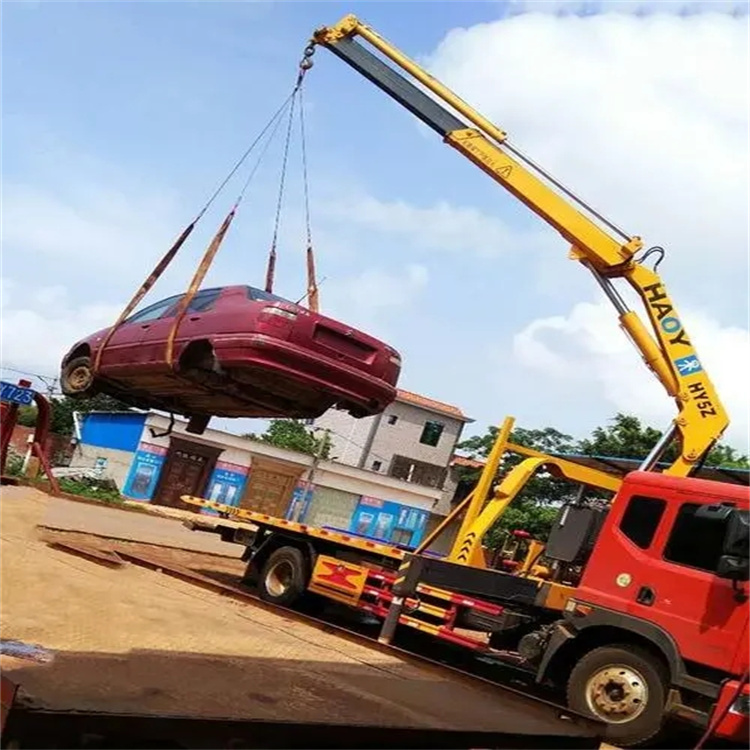 厦门翔安吊车吊汽车的正确方法